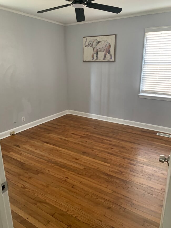 Building Photo - 1915 Headland Dr