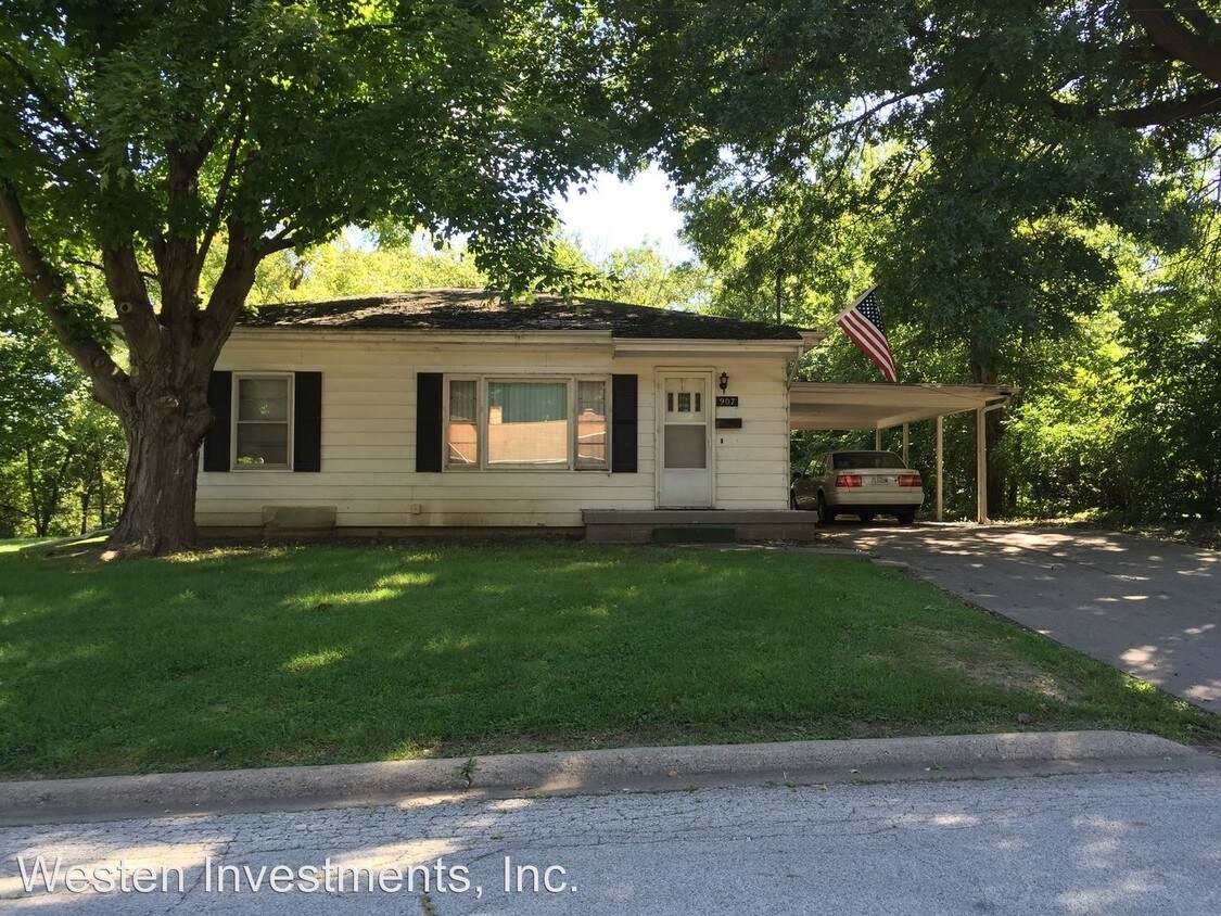 Primary Photo - 2 br, 1 bath Room For Rent - 907 Stadium Dr