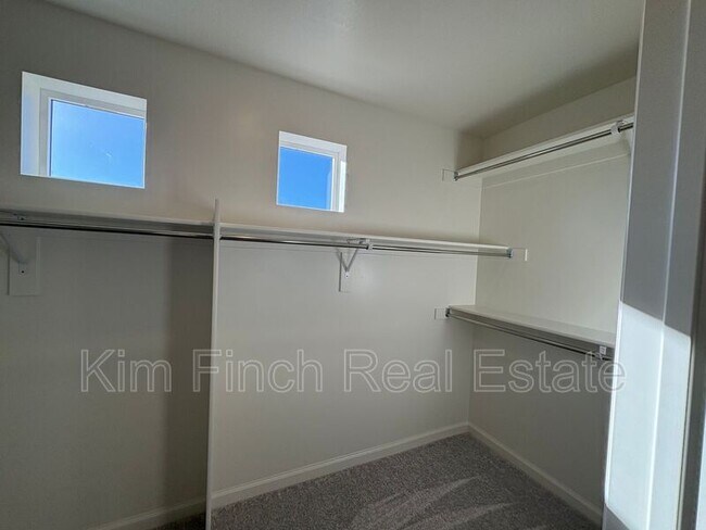 Building Photo - 56 E Portico Ln