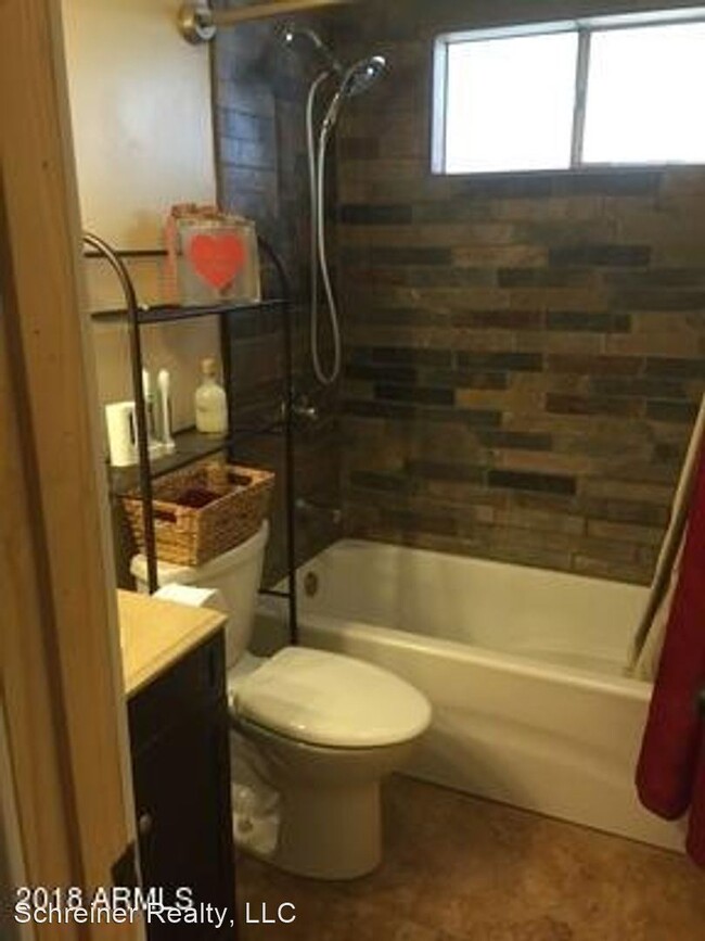 Foto del edificio - 3 br, 2 bath House - 1350 W. 14th St