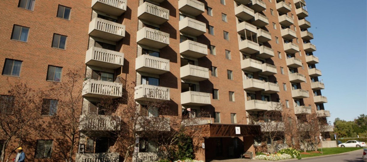 The Woodbine Apartments Apartments 2750 Carousel Cres Ottawa, ON