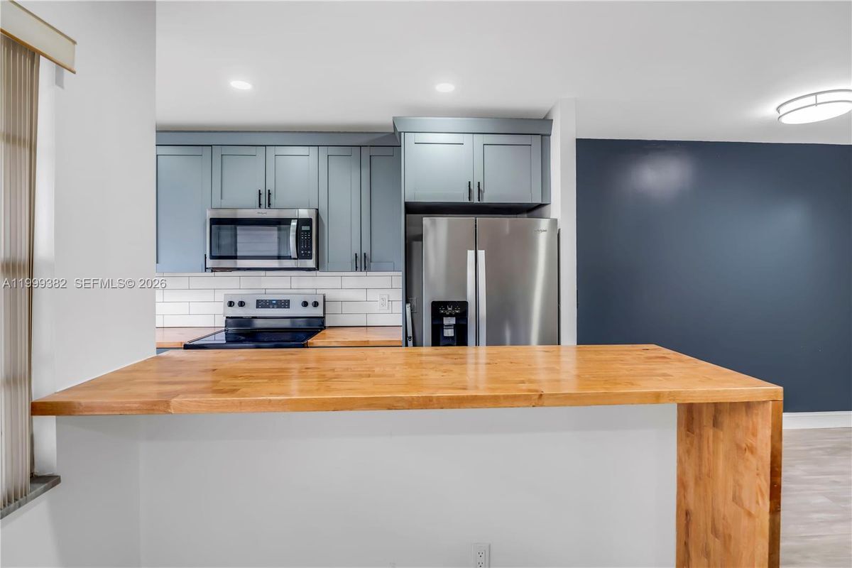 Foto del edificio - 5300 Washington St