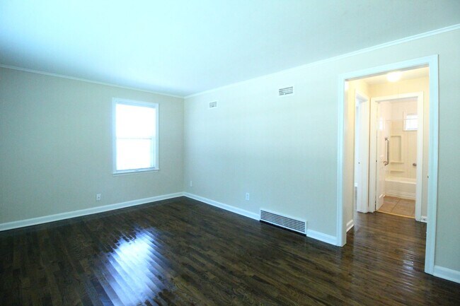 Foto del edificio - 1 Bedroom 1 Bath Duplex in Navy Hill Area ...