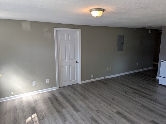 Building Photo - 1408 Holland St