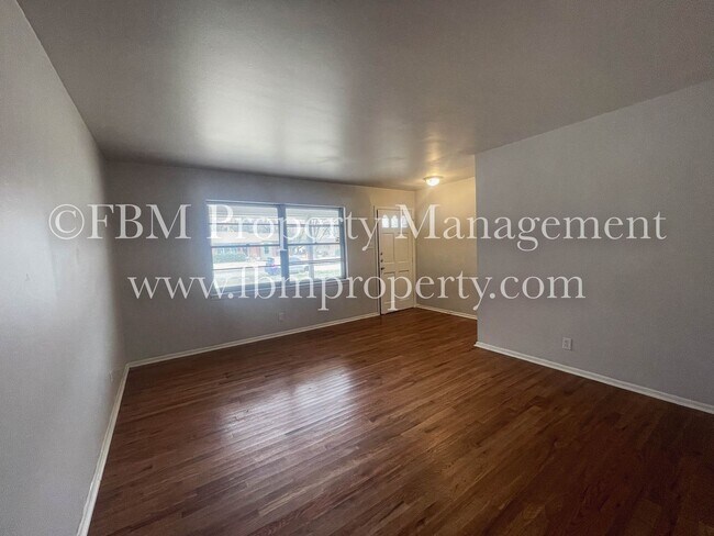 Foto del edificio - 214 Pensacola Ave