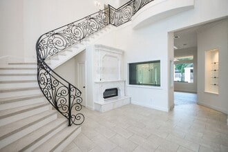 Building Photo - 422 Mignon Ln