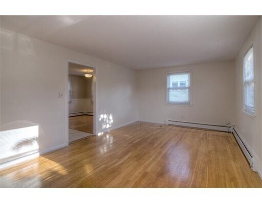 Building Photo - 39 Elmwood Park