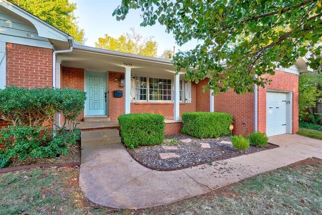 Foto del edificio - 2433 Gladstone Terrace