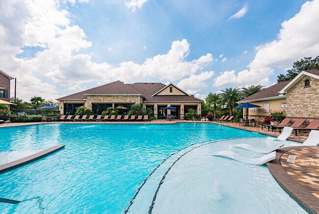 Building Photo - Cortland North Haven