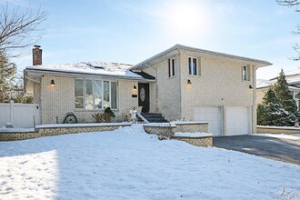 Building Photo - 118 Birchwood Park Dr