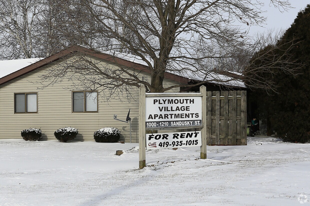 Foto del edificio - Plymouth Village Apartments
