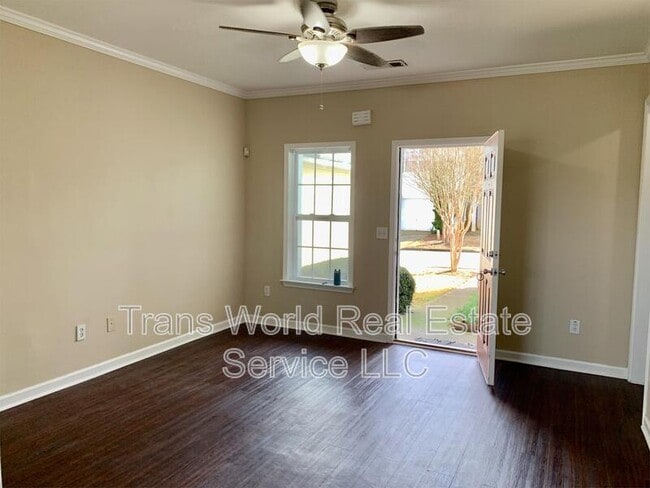 Foto del edificio - 4610 Blue Iris Way