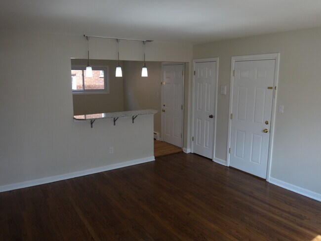 Building Photo - 2229 S 17th Ave