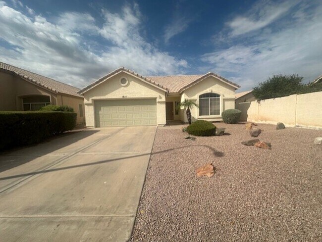 Foto del edificio - GREAT GILBERT LOCATION, COOPER AND CHANDLER
