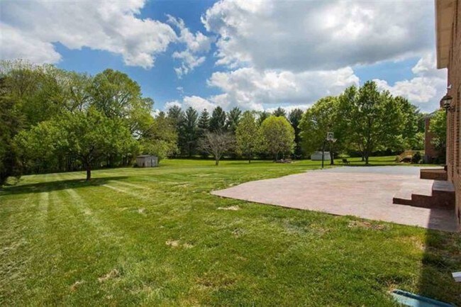 Foto del edificio - 76 Ivy Farm Ct