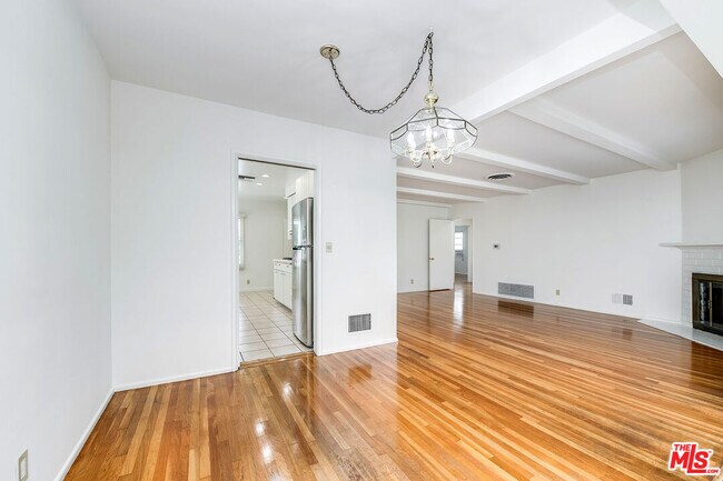 Foto del edificio - 11889 Tiara St