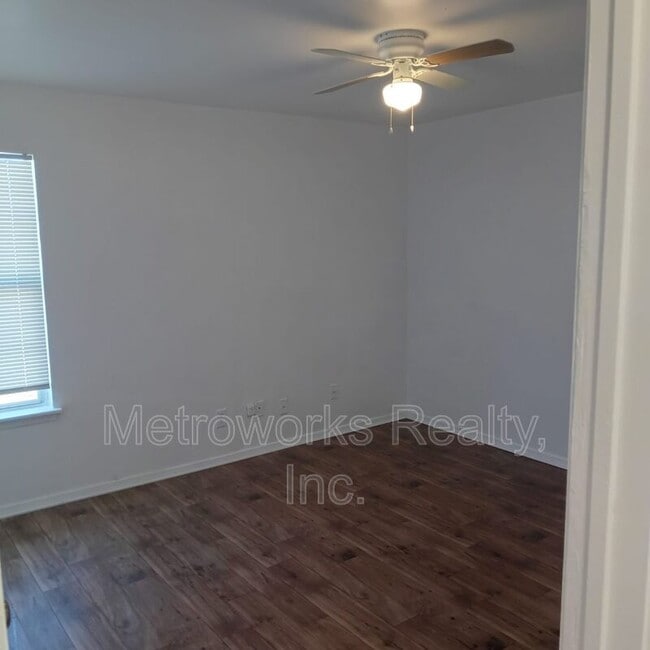 Building Photo - 200 Pine Meadow Dr
