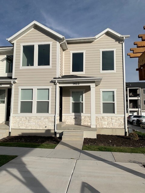 Building Photo - 1453 3860 W