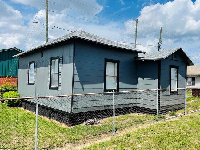 Foto del edificio - 1023 Ave D