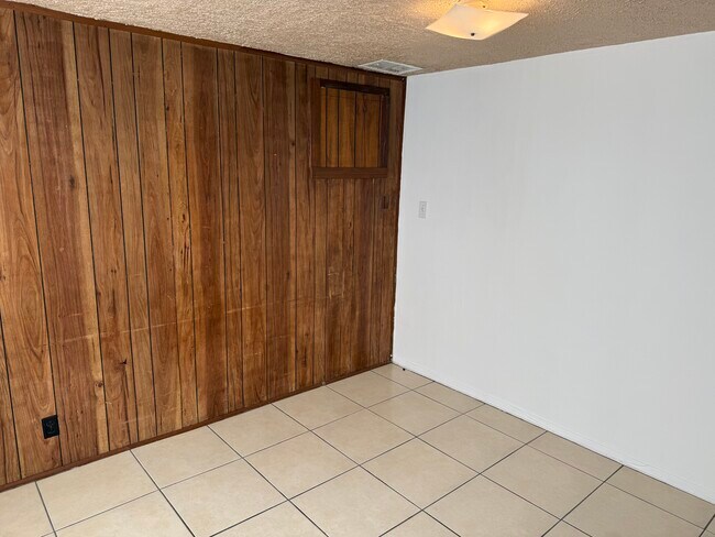 Foto del edificio - 7772 Ranchland Dr