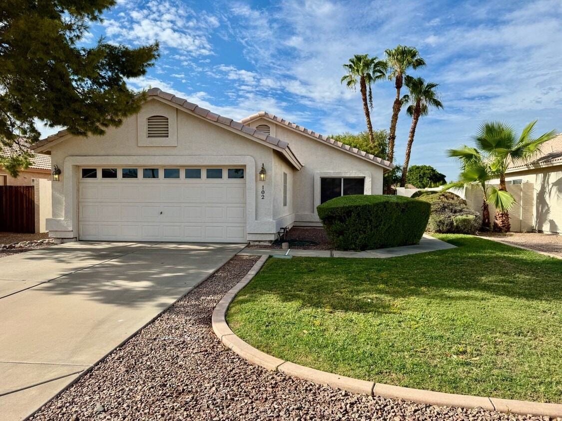 Photo - 102 W GAIL DR