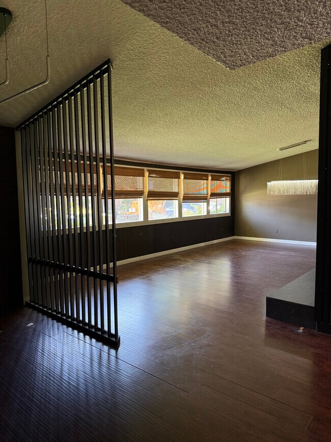 Foto del edificio - 4541 Collett Ave