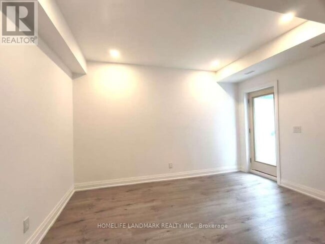 Building Photo - 12 Persica St