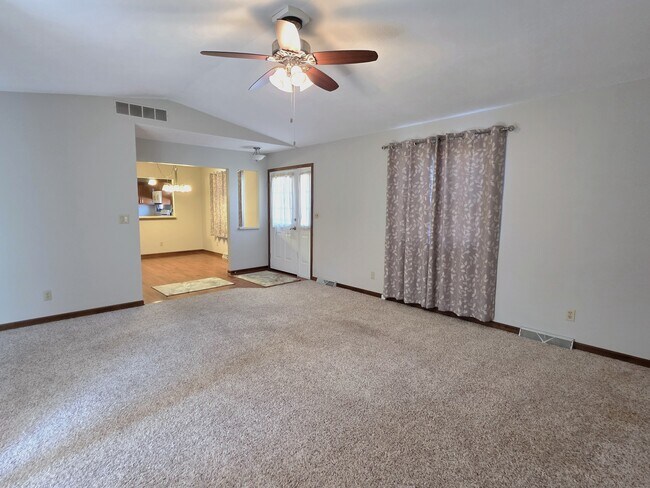 Foto del edificio - 2510 Raleigh Rd