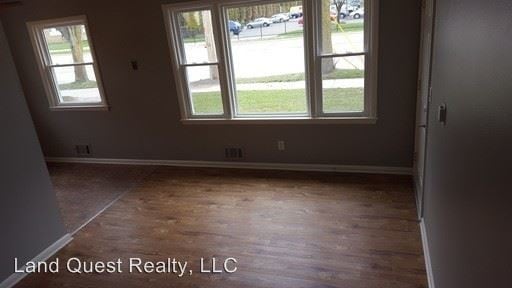 Building Photo - 2 br, 1 bath Apartment - 509 3 Mile Rd.