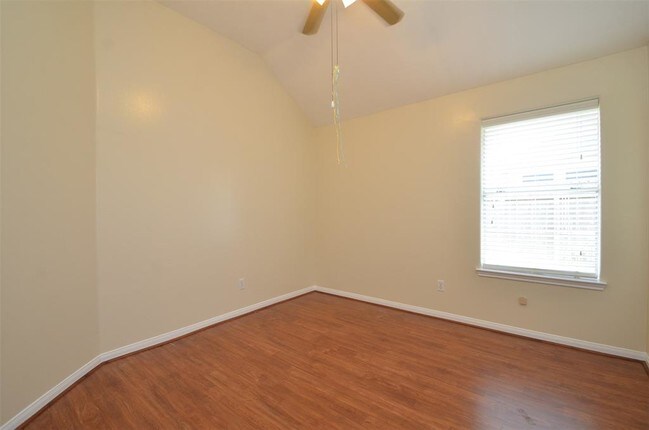 Building Photo - 518 Jay's Ln