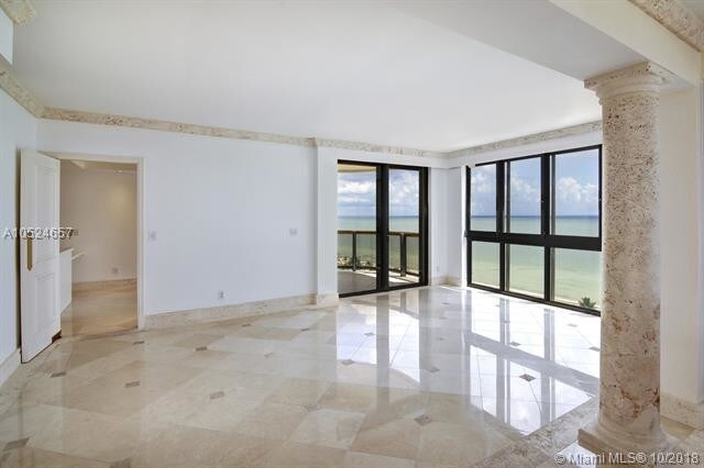 Building Photo - 9999 Collins Ave