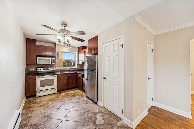 Foto del edificio - 1953 Euclid Ave