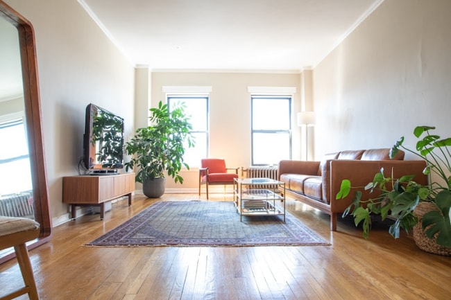 Photo - 434 W Roscoe St Apartment