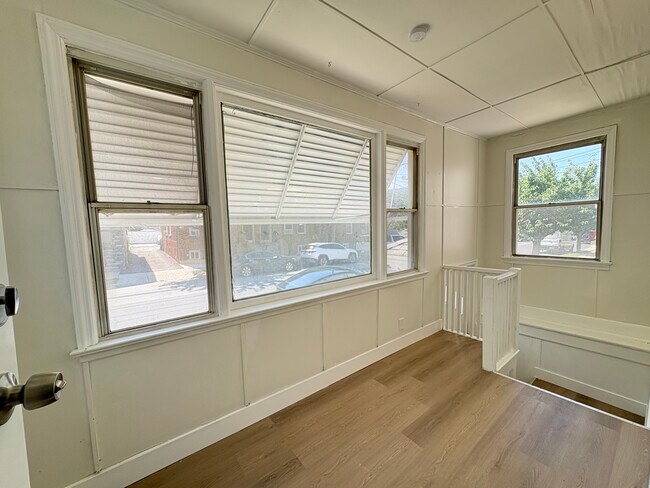 Foto del edificio - 281 Belmont Ave