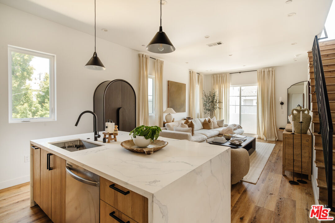Foto principal - 4460 W Maplewood Ave