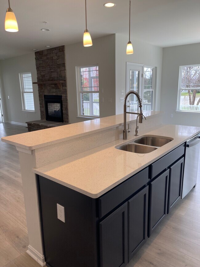 Building Photo - 5657 Trafalgar Cir