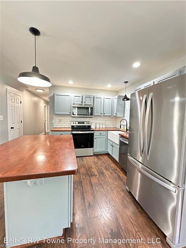 Building Photo - Studio, 2 bath House - 34067 King William Rd