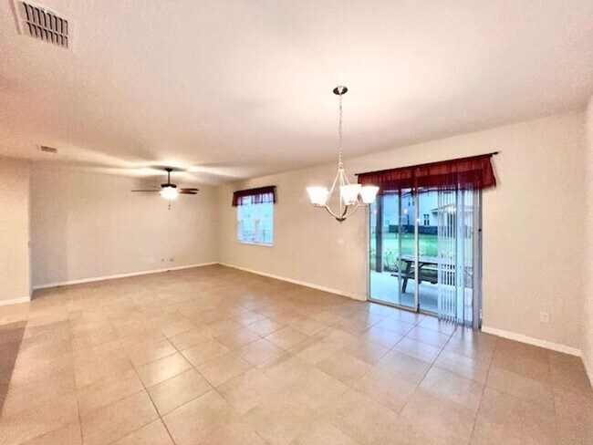 Building Photo - Sanford - 4 Bedroom, 2.5 Bathroom - $2695.00