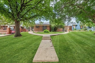 Building Photo - 2123 Mistletoe Ave