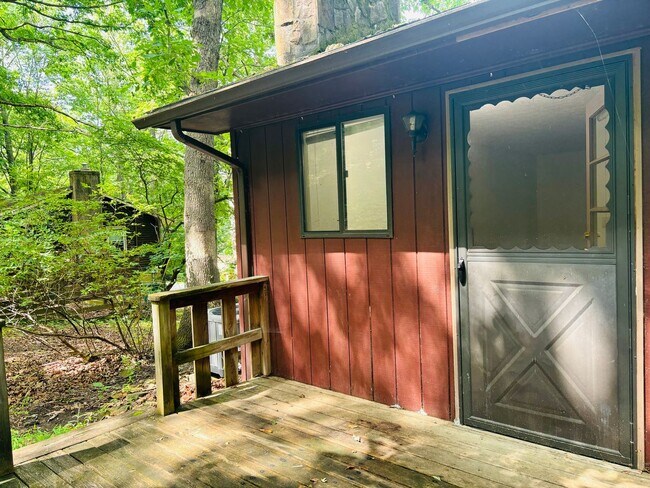 Building Photo - 1813 Garden Spring