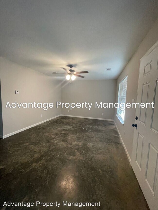 Foto del edificio - 4 br, 2 bath House - 3133 Chandler St.