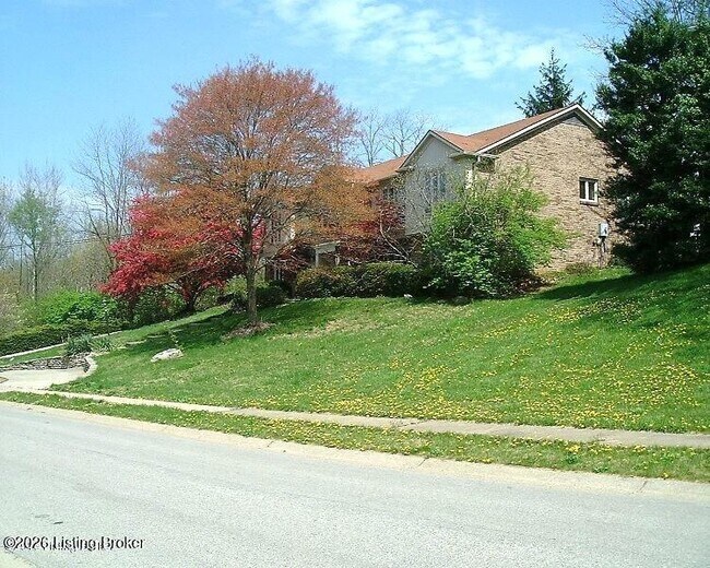 Foto del edificio - 2311 Fallsview Rd