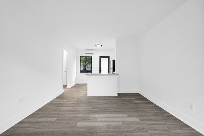 Building Photo - 173 NW 56th St