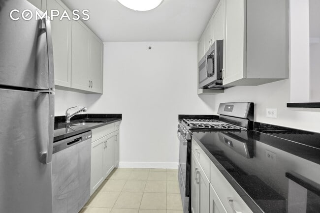 Building Photo - 40 W 116th St