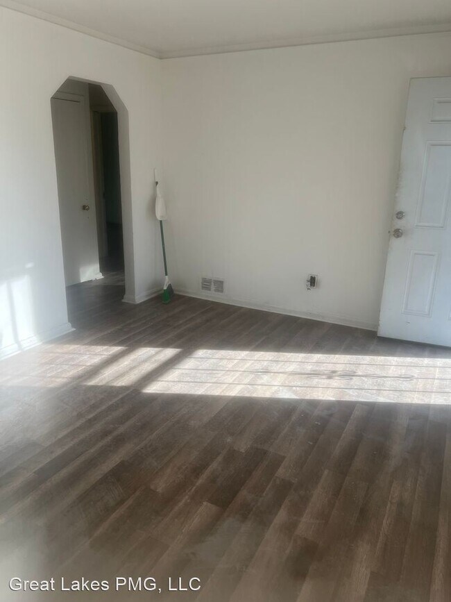 Building Photo - 3 br, 1 bath House - 8490 Auburn