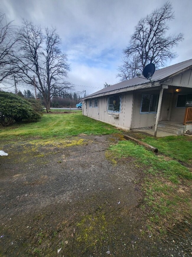 Building Photo - STATUS: AVAILABLE | R36B | $925