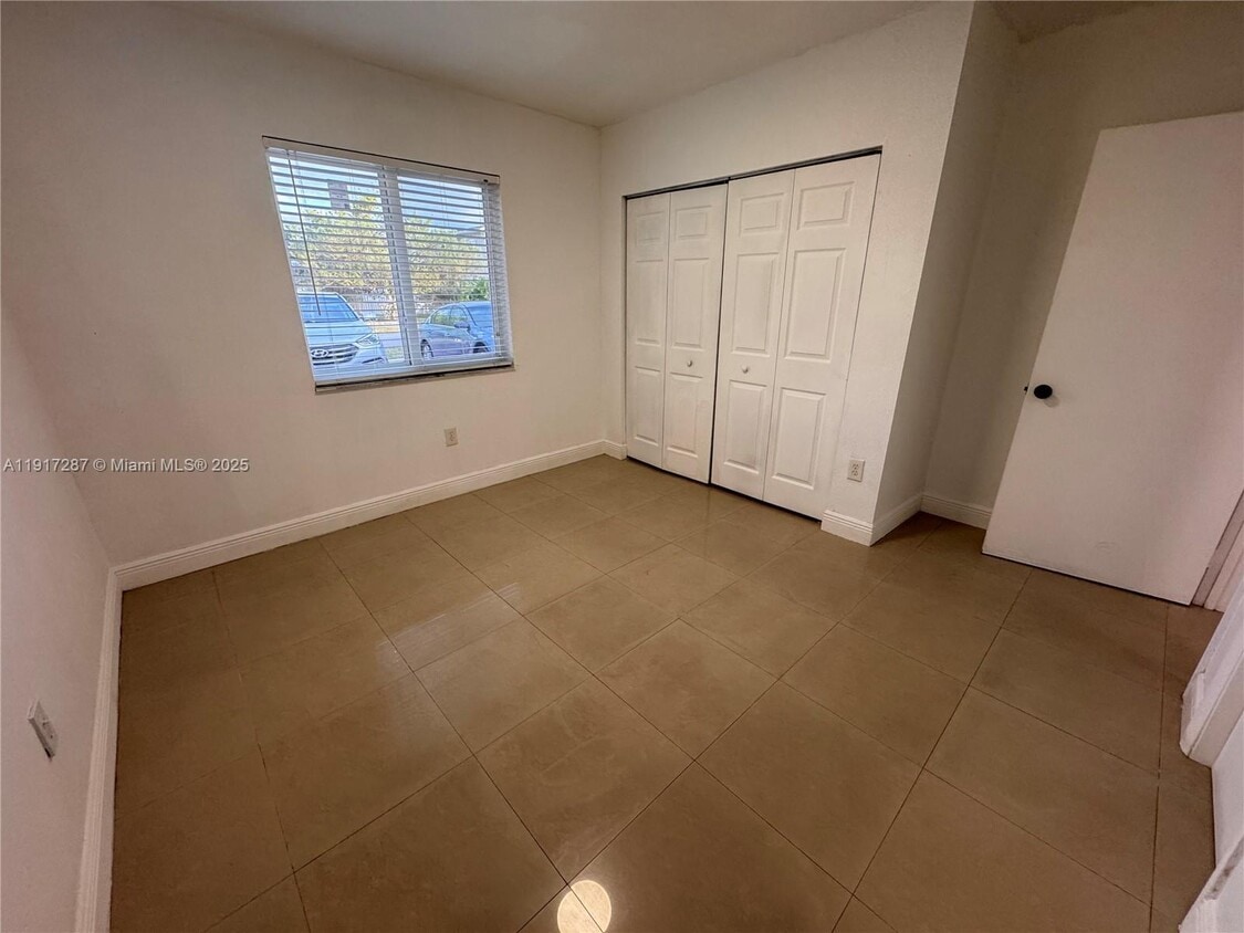 Building Photo - 4030 SW 116th Ave