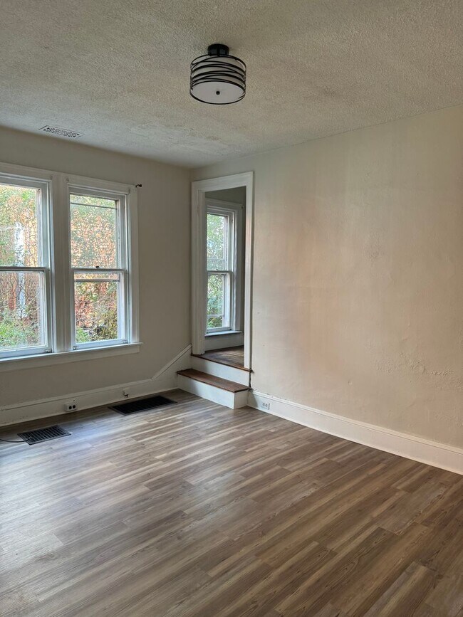 Building Photo - (8) 216-218 Westside Ave (One Degree Resid...