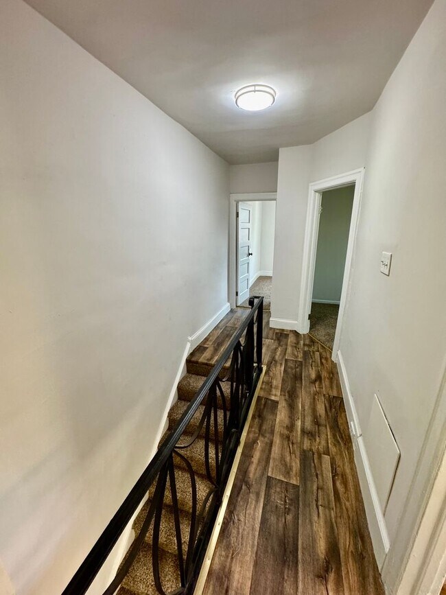 Building Photo - Updated 3bd/1ba Frankford Home Available NOW!