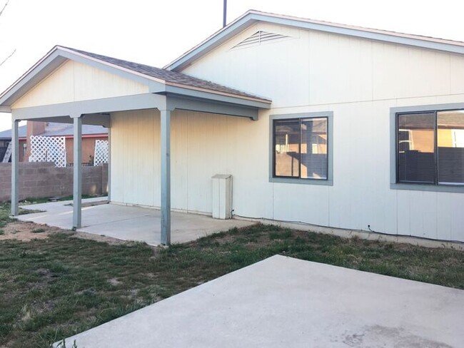 Building Photo - Great 3BR/2Bath in Rio Rancho